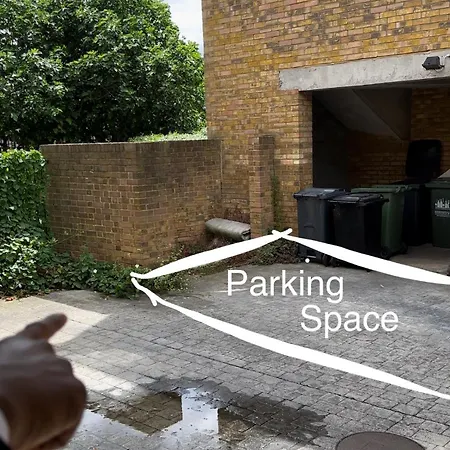 شقة Amazing Location - Of London- 2 Bedroom Stunning Canal View House With Private Garden,parking & Balcony *