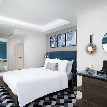 מלון Lost St Pauls London, Curio Collection By Hilton 4*