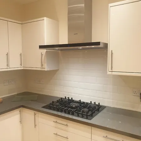 Apartment London Luxury 3 Bedroom Sleeps 8 With 3 Bathrooms 4 Mins Walk To Tube Free Parking Ilford