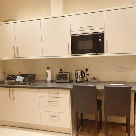 Apartment London Luxury 3 Bedroom Sleeps 8 With 3 Bathrooms 4 Mins Walk To Tube Free Parking