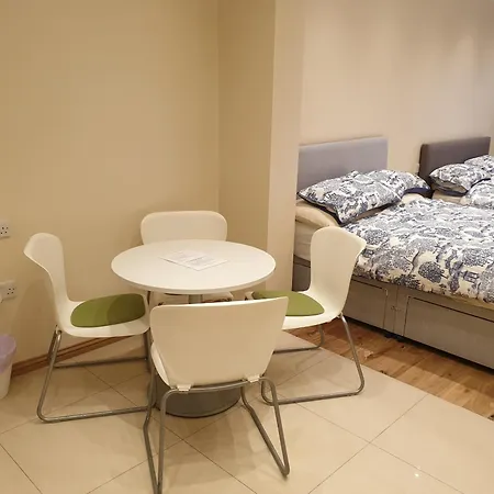 London Luxury 3 Bedroom Sleeps 8 With 3 Bathrooms 4 Mins Walk To Tube Free Parking * Ilford