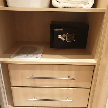 Apartment London Luxury 3 Bedroom Sleeps 8 With 3 Bathrooms 4 Mins Walk To Tube Free Parking
