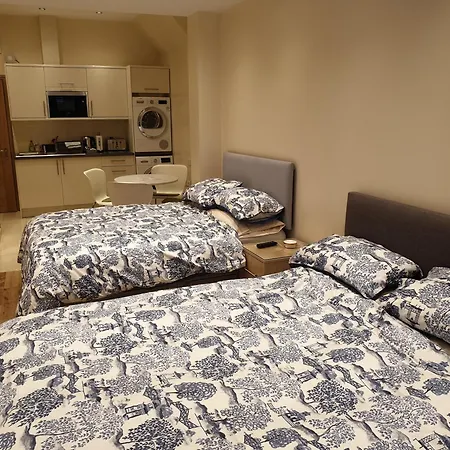Apartment London Luxury 3 Bedroom Sleeps 8 With 3 Bathrooms 4 Mins Walk To Tube Free Parking Ilford