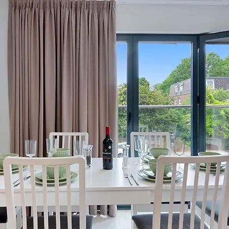 Apartment Spacious, 3 Bedroom, 2 Bathroom, *