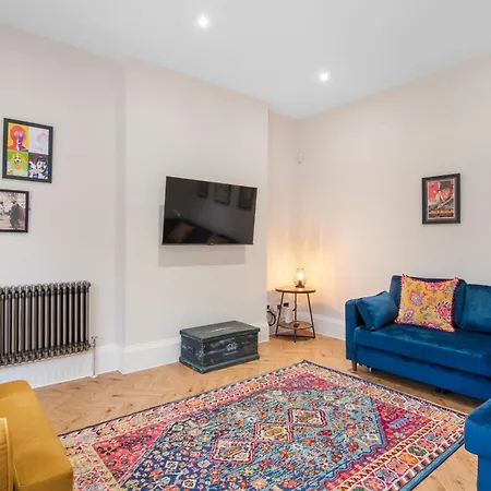 Onsitestays New Large Modern 4 Bed, Parking, Wifi, 2 X Bathroom * Orpington