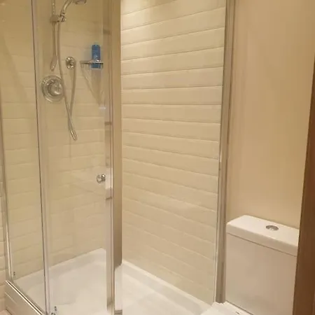 London Luxury 2 Bedroom Flat 4 Mins To Stn Sleeps X8 Free Parking Apartment Ilford