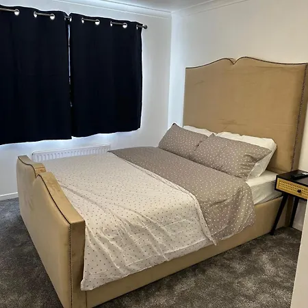 Lovely Two Bedroom Flat * Thamesmead (Greater London)