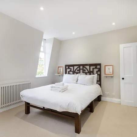 Whoops-a-daisy 3 Bedroom In Notting Hill London
