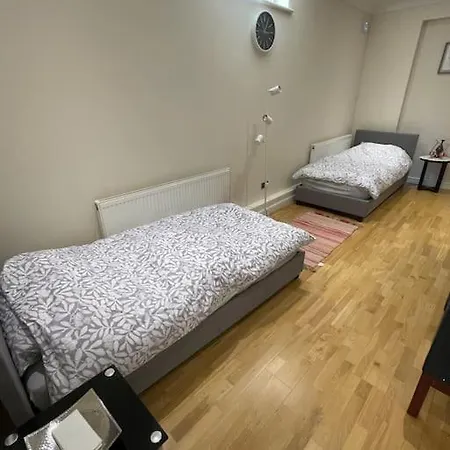 Whole Flat Close To Wembley * londyńska dzielnica Harrow