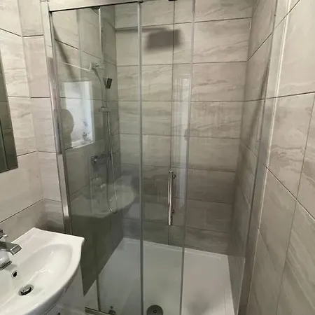 Whole Flat Close To Wembley Apartament londyńska dzielnica Harrow