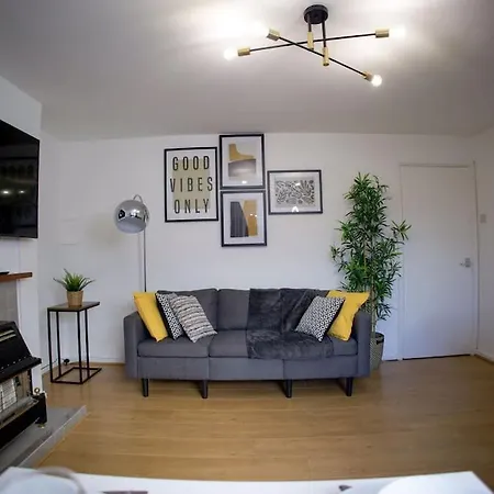 2 Bed Flat With Easy Access To Excel, Central London, City Airport, O2 *