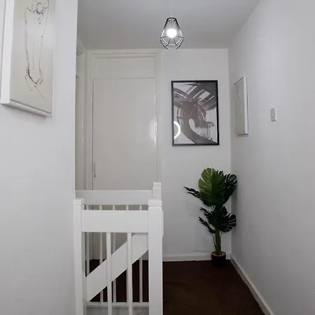 2 Bed Flat With Easy Access To Excel, Central London, City Airport, O2 Apartamento Londres