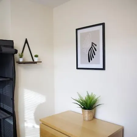 Apartamento 2 Bed Flat With Easy Access To Excel, Central London, City Airport, O2 *