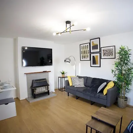 2 Bed Flat With Easy Access To Excel, Central London, City Airport, O2