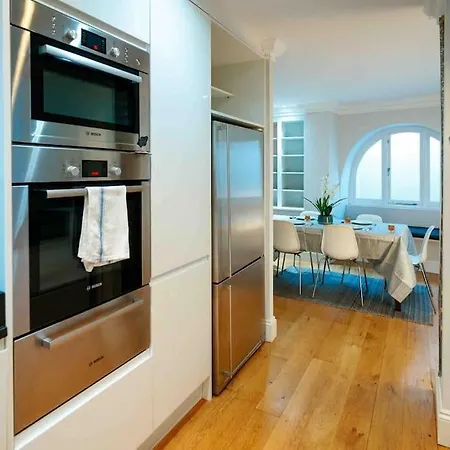 Spacious And Cosy 3brs 5f House In Heart Of *