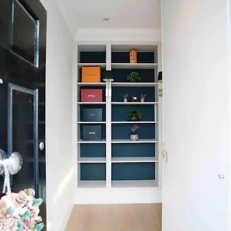 Spacious And Cosy 3brs 5f House In Heart Of * Londýn