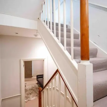 Vila Spacious And Cosy 3brs 5f House In Heart Of Londýn