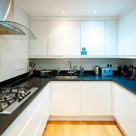 Spacious And Cosy 3brs 5f House In Heart Of Vila *