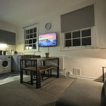 Flat In The Heart Of Camden Town 伦敦