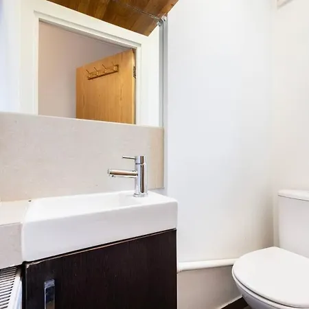Comfortable 2 Bedroom In Marylebone Apartment