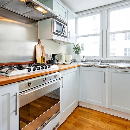 Location Trafalgar Square 1 Bedr, 3 Beds, Sleeps 6 *