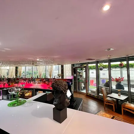 Hotel Rafayel & Londra