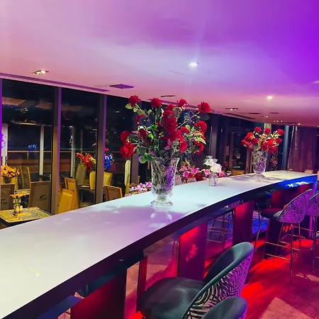 Hotel Rafayel &
