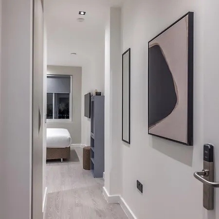 Diff-rent Living Apartment Harrow
