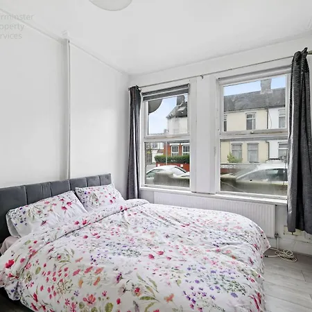 Cosy Tottenham Sleeps 4 Appartement