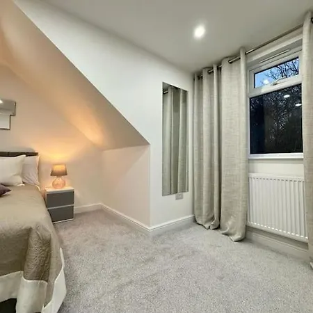 Comfort And Style ! Croydon