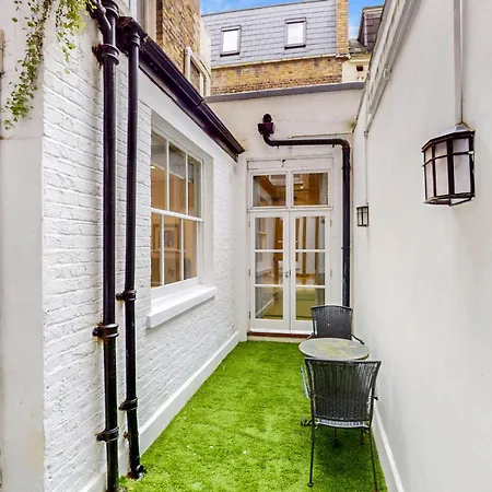 Stunning 2bd Flat In South Kensington With A Patio *