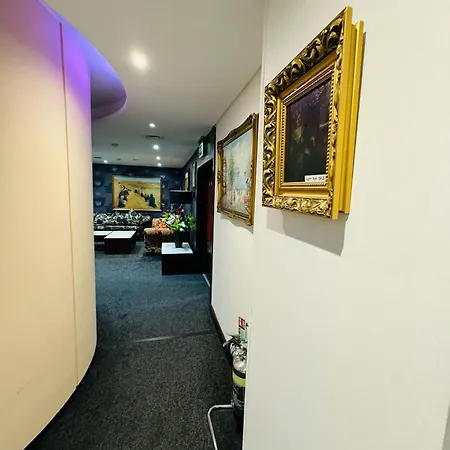Hotel Rafayel &