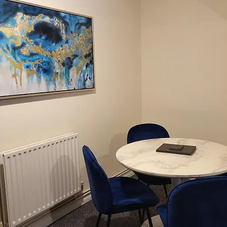 Garland Modern Spacious Flat, *