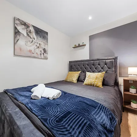 Your Elite Hyde Park Retreat 2-bedroom Luxury Flat * London