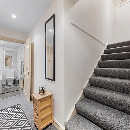 Your Elite Hyde Park Retreat 2-bedroom Luxury Flat * London