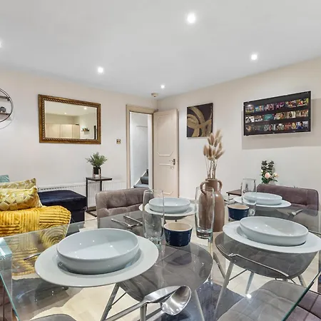 Your Elite Hyde Park Retreat 2-bedroom Luxury Flat London