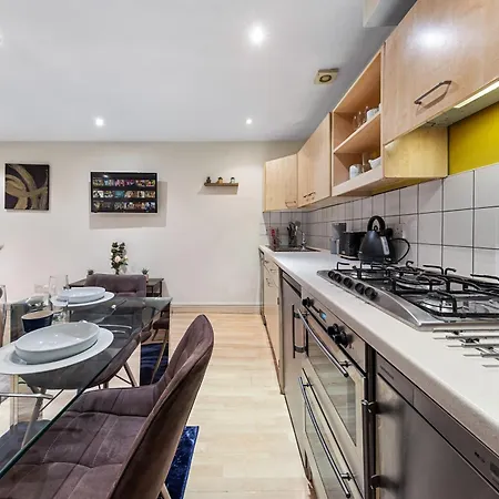 Your Elite Hyde Park Retreat 2-bedroom Luxury Flat London