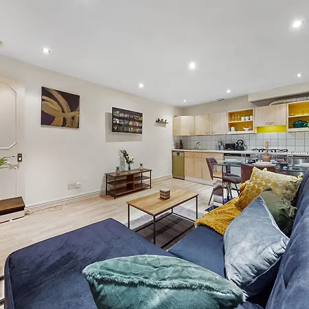 Your Elite Hyde Park Retreat 2-bedroom Luxury Flat Apartment *