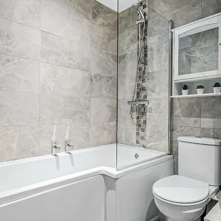 Heart Of Holborn - 2br With Patio - Cityapartmentstay * London