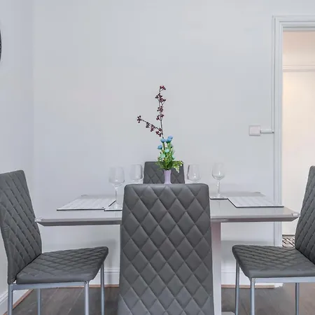 Apartment Modern Family W/wi-fi, Netflix, Self Check-in