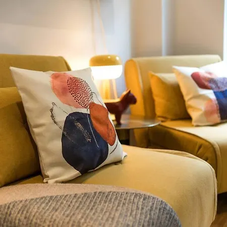 5 Min Walk To Madame Tussauds - 5 Min Walk To Baker Street - 5 Min Walk To Marylebone Railway Station - 5 Min Walk To Regent Park - Apartment *