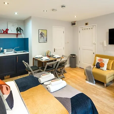 Apartment 5 Min Walk To Madame Tussauds - 5 Min Walk To Baker Street - 5 Min Walk To Marylebone Railway Station - 5 Min Walk To Regent Park -