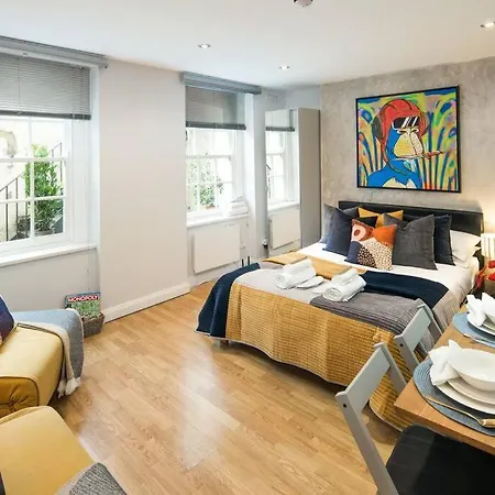 5 Min Walk To Madame Tussauds - 5 Min Walk To Baker Street - 5 Min Walk To Marylebone Railway Station - 5 Min Walk To Regent Park - Apartment London