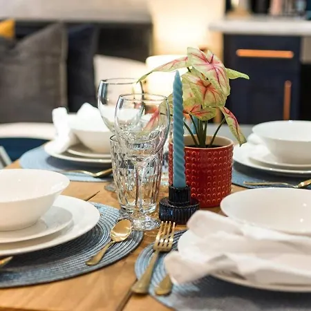 Apartment 5 Min Walk To Madame Tussauds - 5 Min Walk To Baker Street - 5 Min Walk To Marylebone Railway Station - 5 Min Walk To Regent Park - *