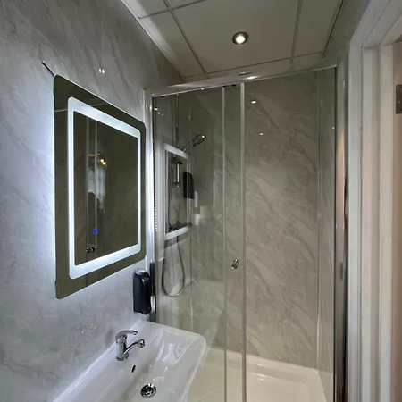 The Lily Aparts * London