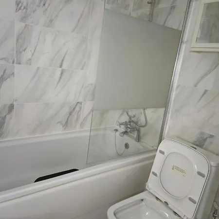 Spacious & Cosy Double And Single Bedrooms Close To & Colindale Tube Stations Hendon