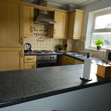 Spacious & Cosy Double And Single Bedrooms Close To & Colindale Tube Stations