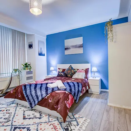 Lovely 2- Bedroom In * Londen
