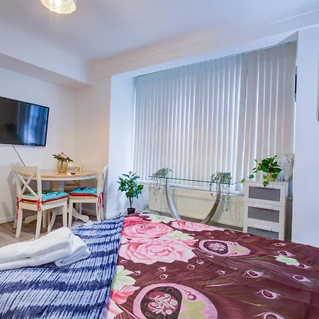 Appartement Lovely 2- Bedroom In Londen