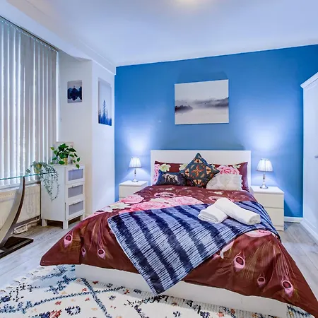 Lovely 2- Bedroom In Appartement *
